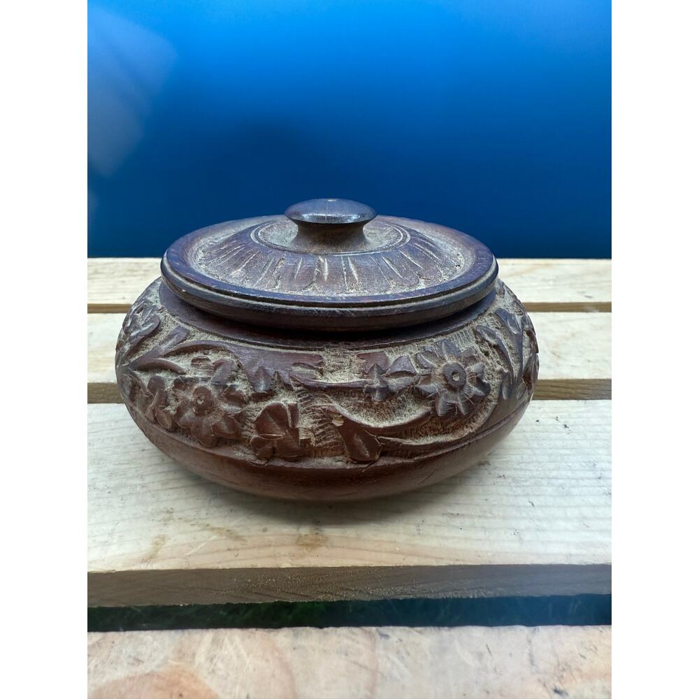 1979 Round Hand Carved Wooden Trinket Box – 4.5” Wide – Vintage Box